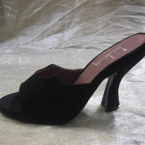 MULES NEGROS LUICHINY TALLA 6 US MULES NEGROS LUICHINY TALLA 6 US