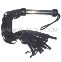 FLOGGER DE CUERO SUAVE CON MANGO DE METAL 6721