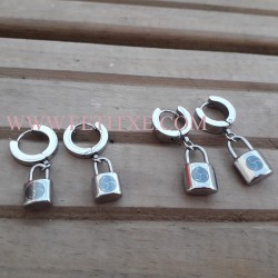 PENDIENTES EMBLEMA BDSM TRISKEL EN ACERO COLOR PLATA PEQUEÑOS 7271